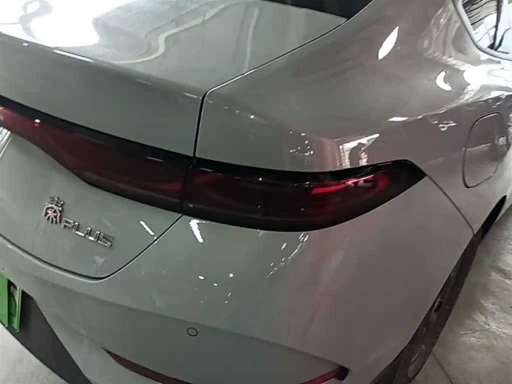BYD Qin PLUS 2025 DM-i Smart Drive 55KM Leader фото 8