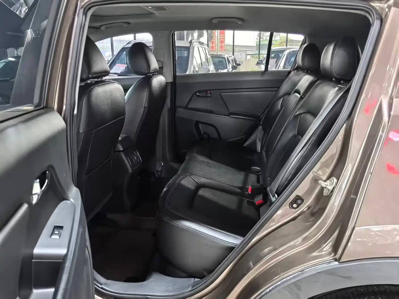 Kia Sportage 2015 2.0L Automatic 2WD GLS фото 9