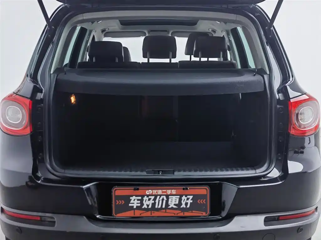 Volkswagen Tiguan 2009 Model 2.0TSI Luxury Edition фото 16