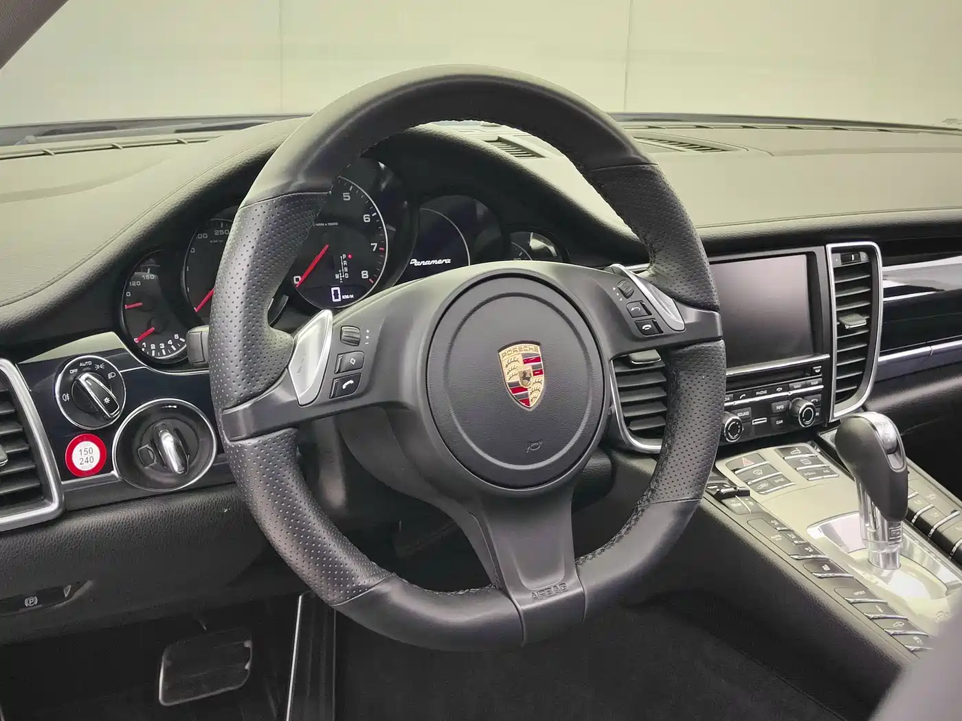 Porsche Panamera 2014 Panamera 3.0T фото 13