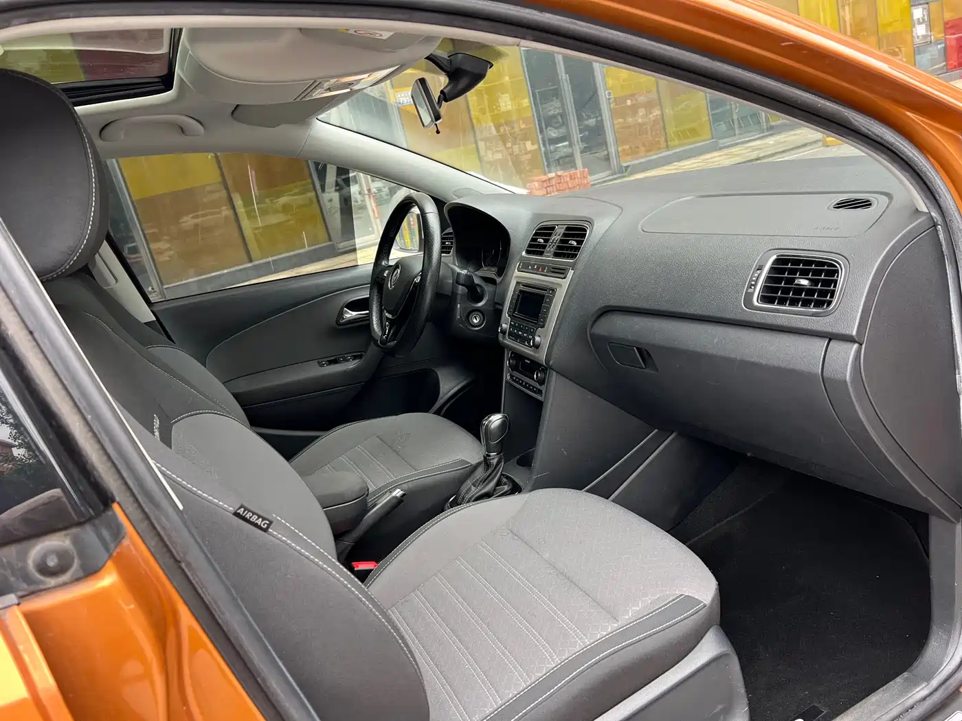 Volkswagen Polo 2018 1.5L Cross Polo Auto фото 15