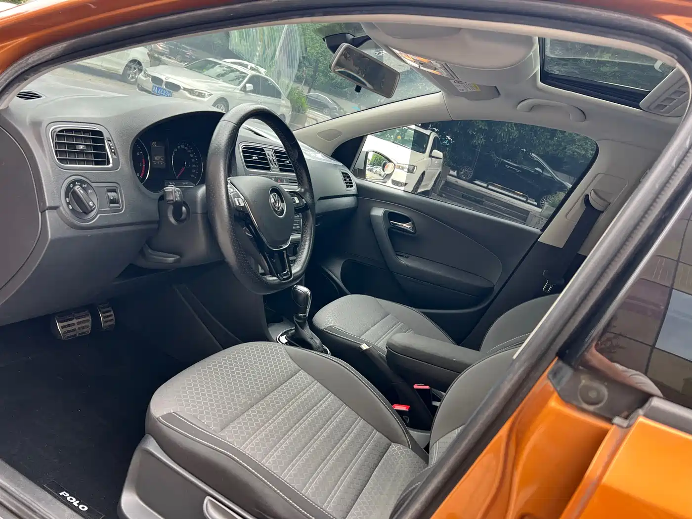 Volkswagen Polo 2018 1.5L Cross Polo Auto фото 4