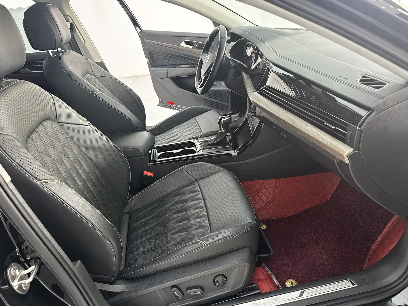 Volkswagen Passat 2021 Model 330TSI Luxury Edition фото 8