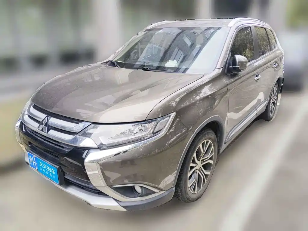 Mitsubishi Outlander 2018 — пригон из Китая