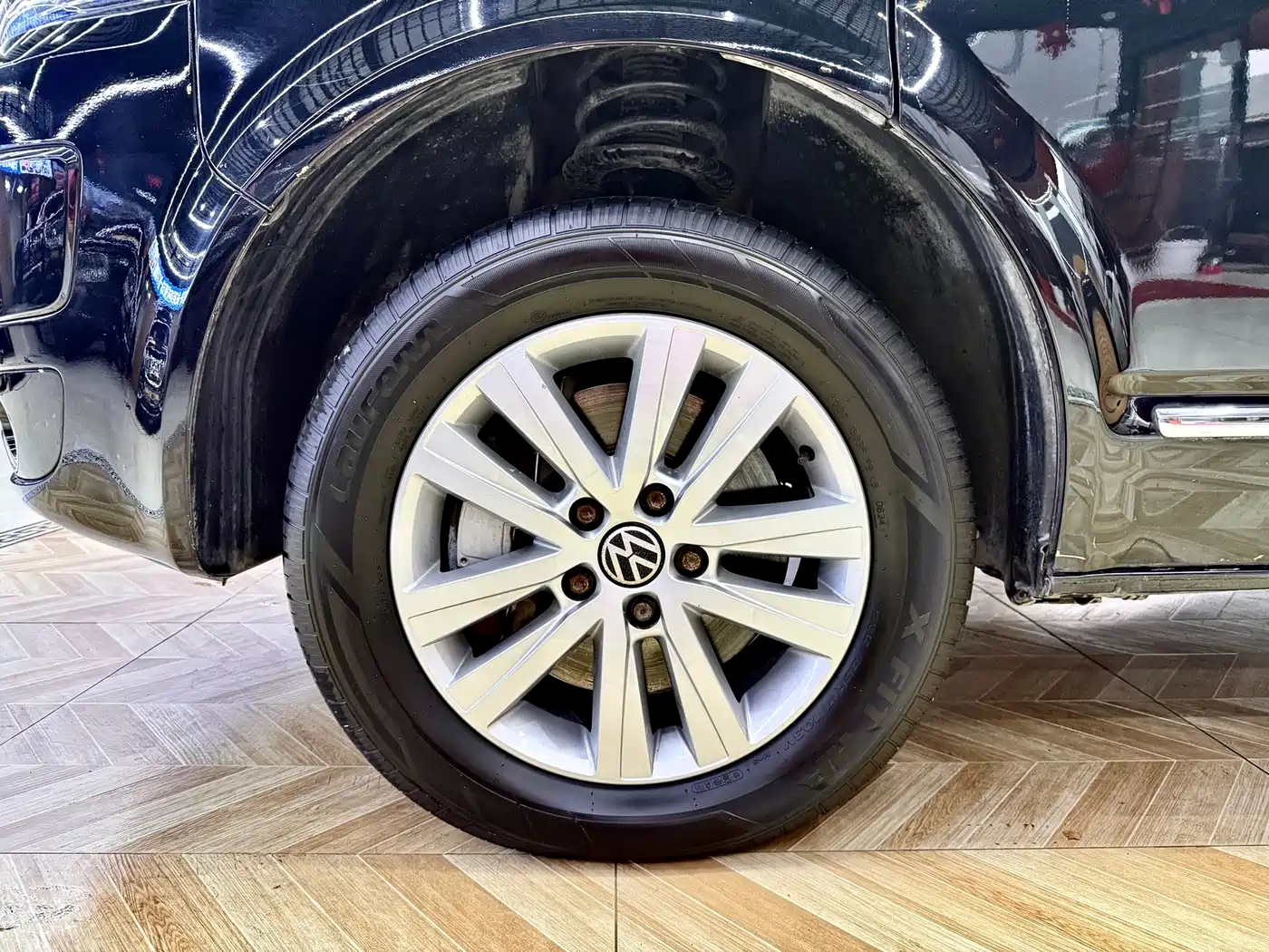 Volkswagen Multivan 2014 2012 2.0TSI 2WD Luxury Edition