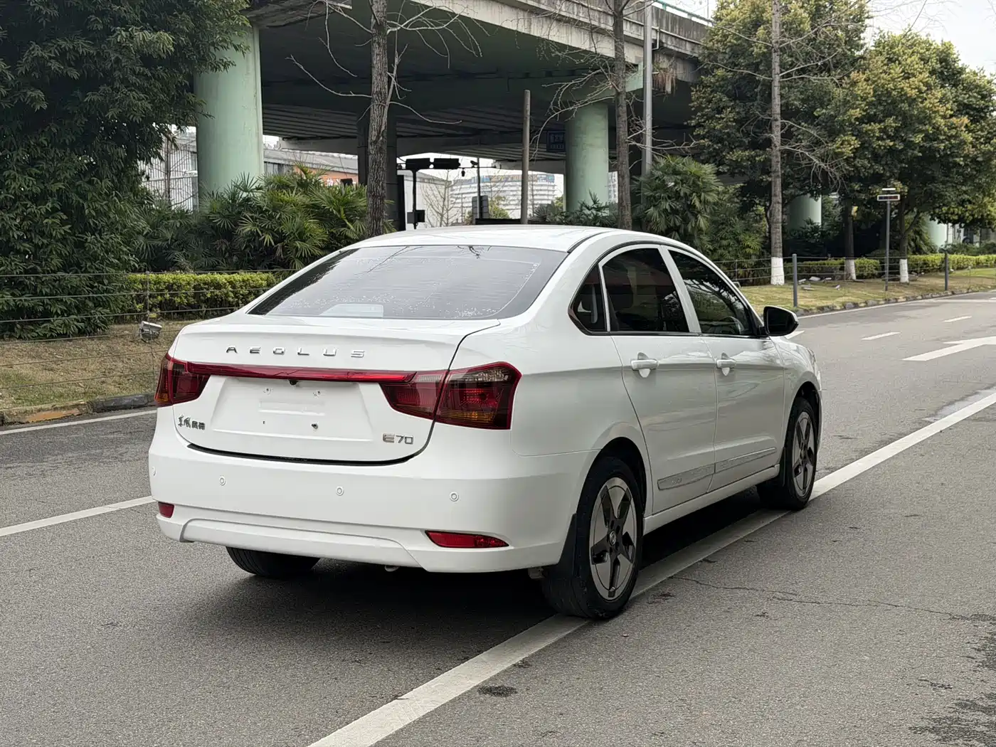 DONGFENG E70