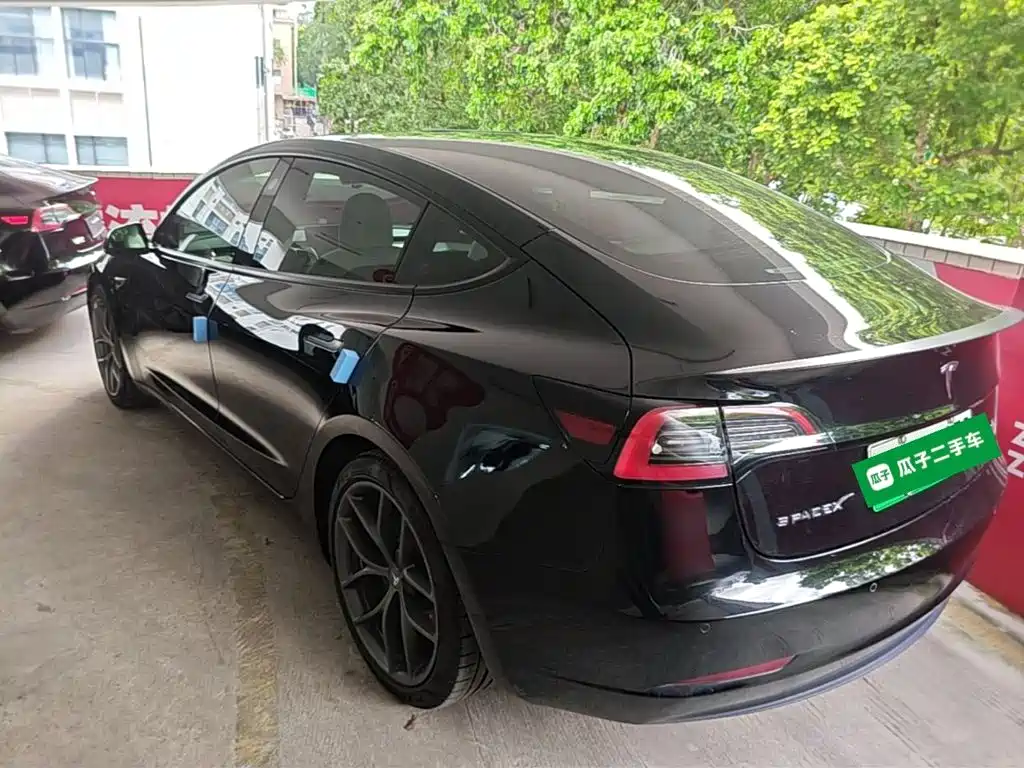 Фото 5 - Tesla Model 3