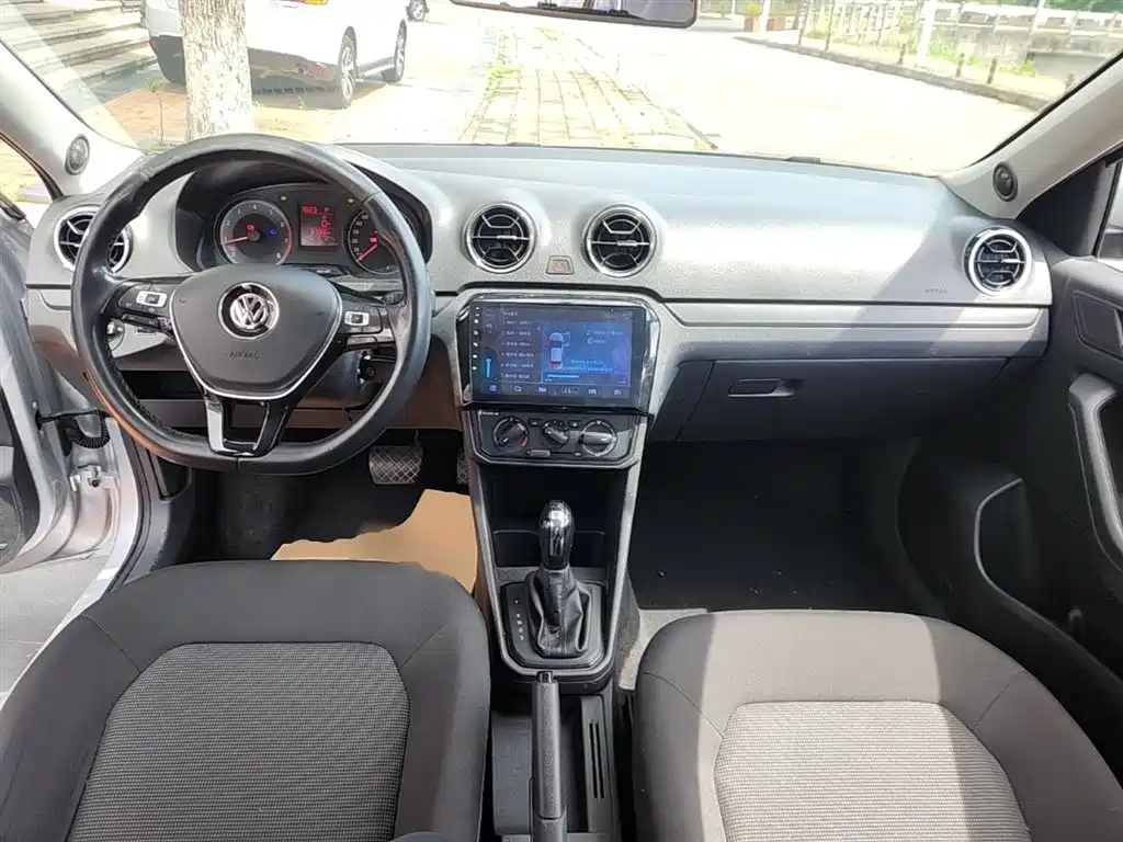 Volkswagen Jetta 2017 1.5L Automatic Fashion фото 10