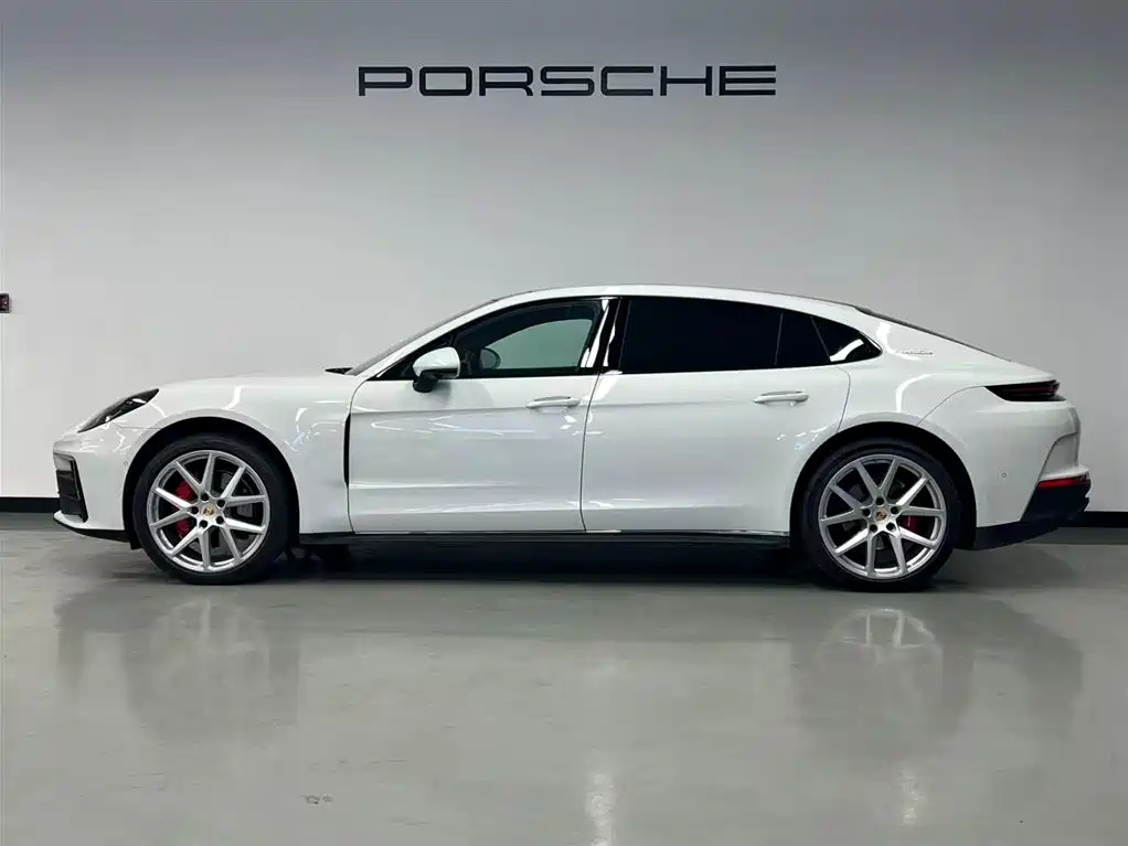 صورة 4 - Porsche Panamera