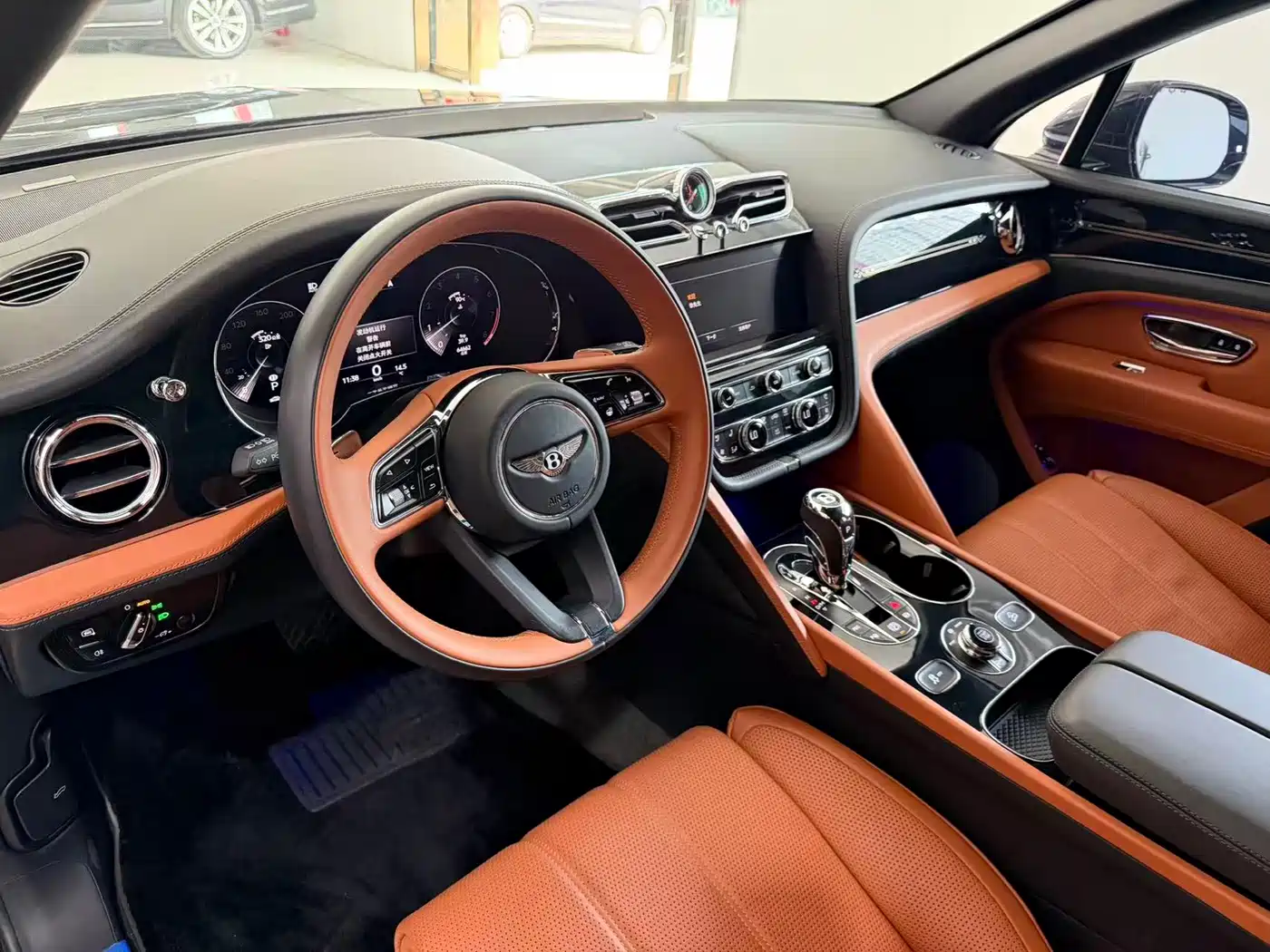 Bentley Bentayga 2024 4.0T V8 Long Wheelbase фото 7