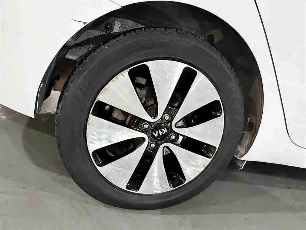 Kia K2 2012 Sedan 1.6L AT Premium Commemorative Edition фото 11