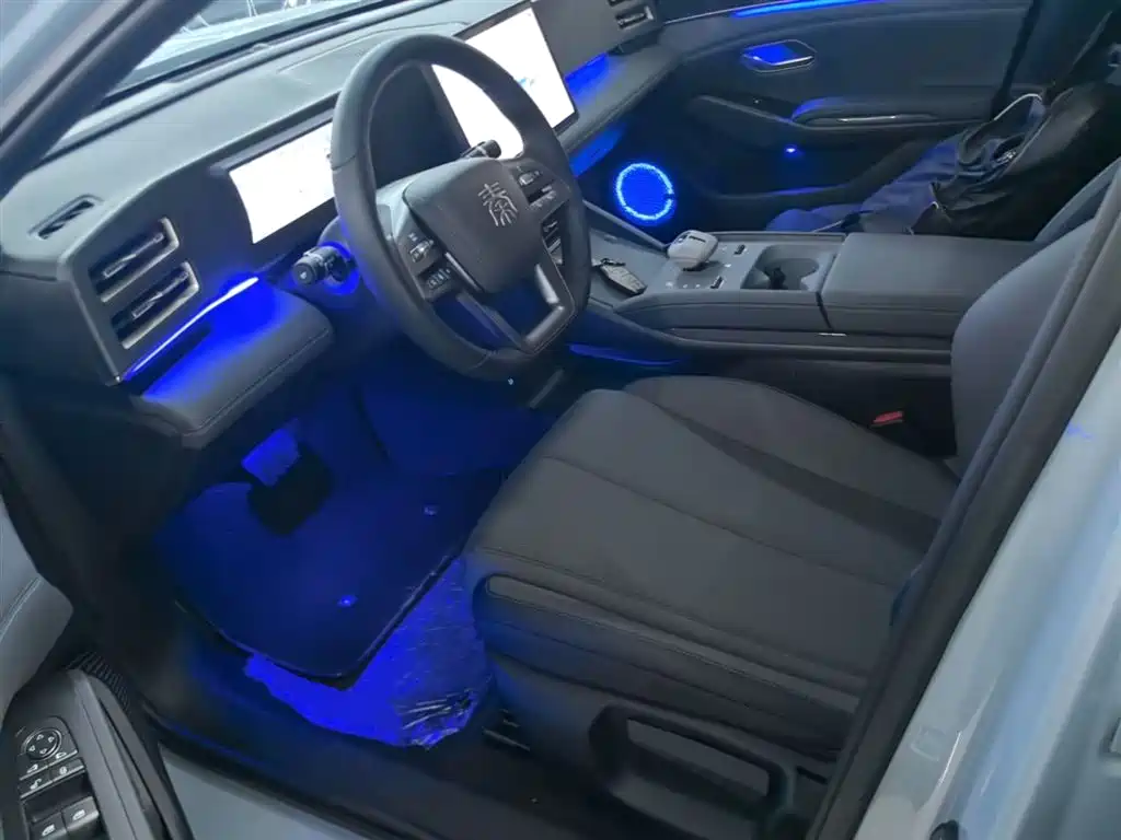 BYD Qin L 2025 DM-i Smart Drive Edition 80KM Leading фото 15