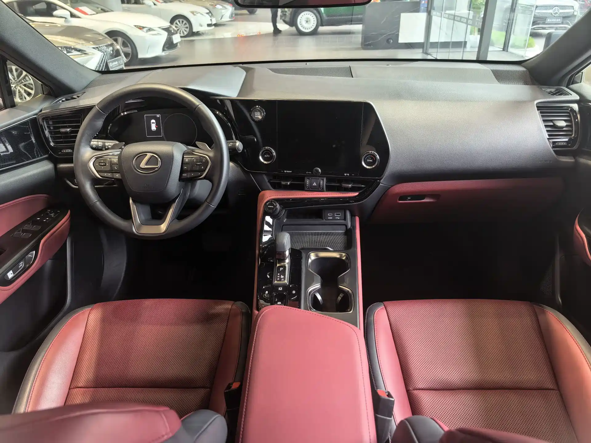 Photo 10 - Lexus NX