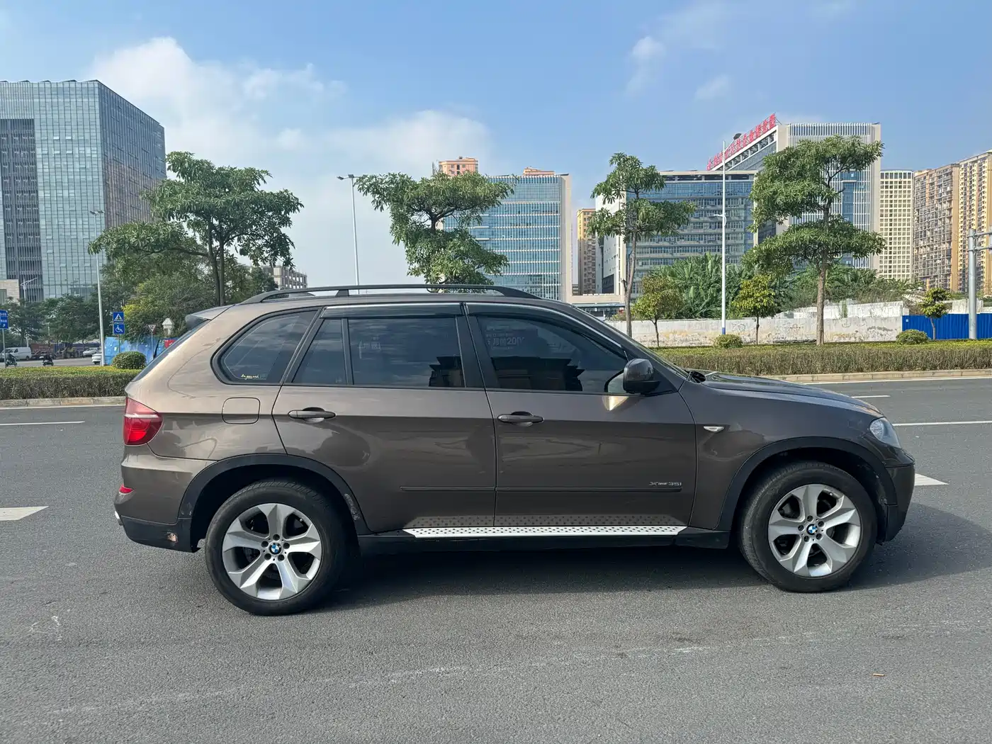 BMW X5 (Import) 2011 xDrive35i Leading Edition фото 4