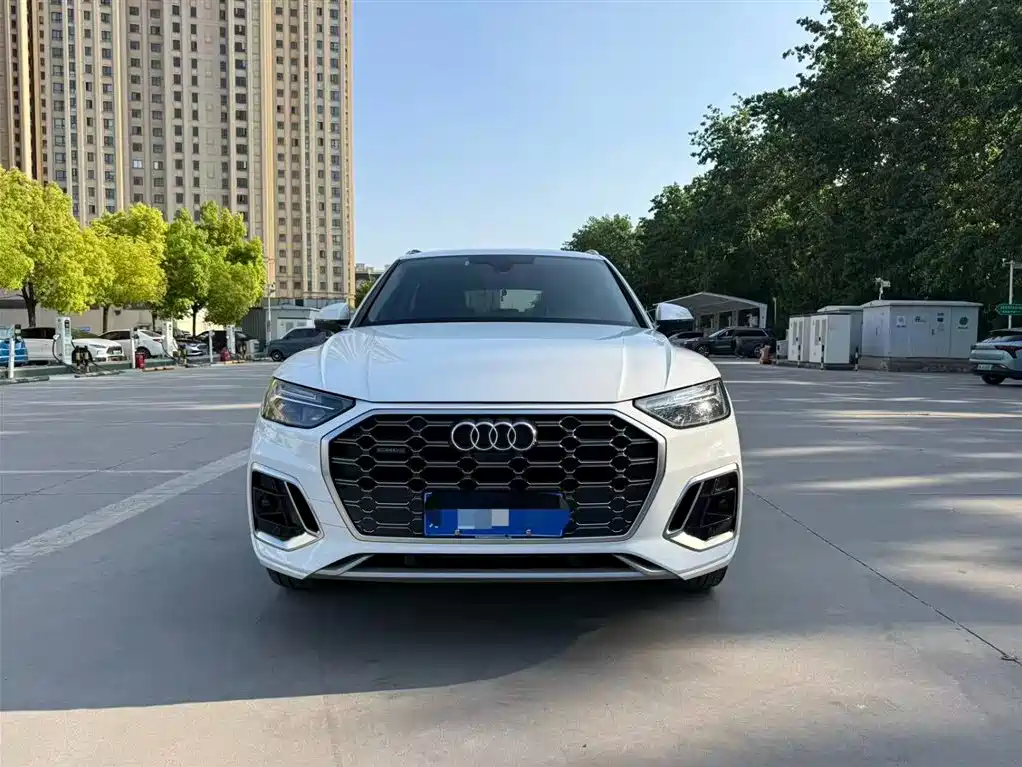 Audi Q5L 2023 45T Luxury Dynamic фото 2