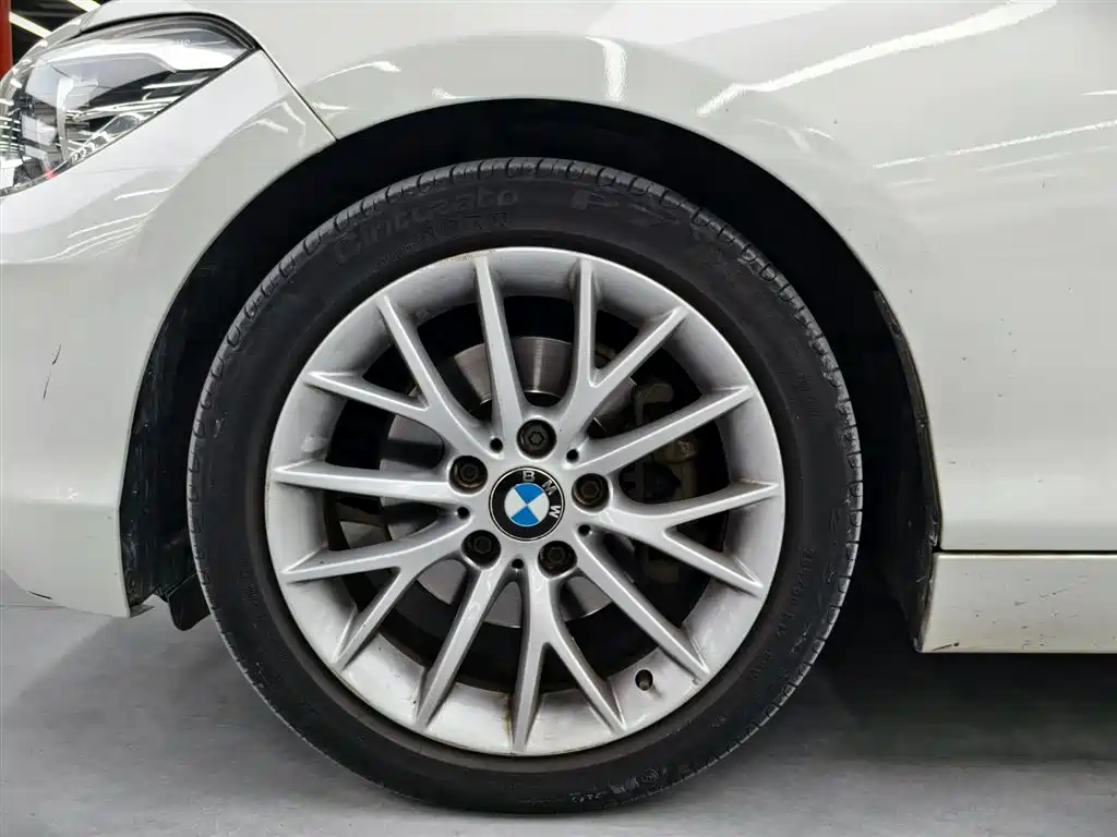 BMW 1 Series (Import) 2015 120i Leading фото 21