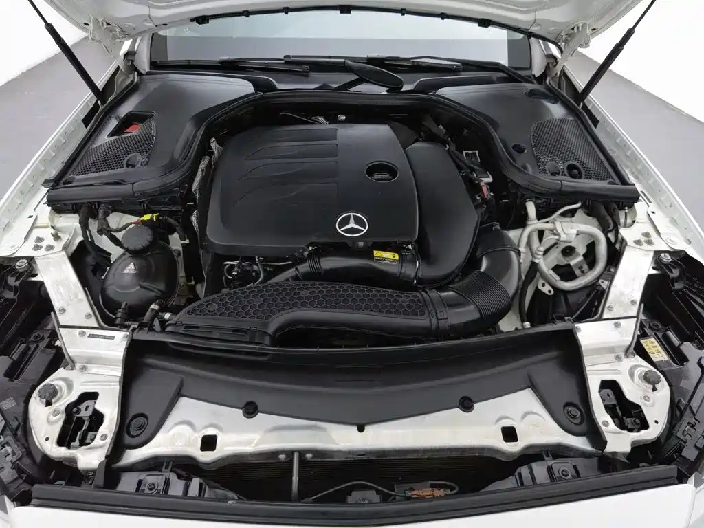 Фото 6 - Mercedes-Benz E-Class