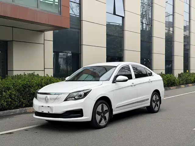 dongfeng e70
