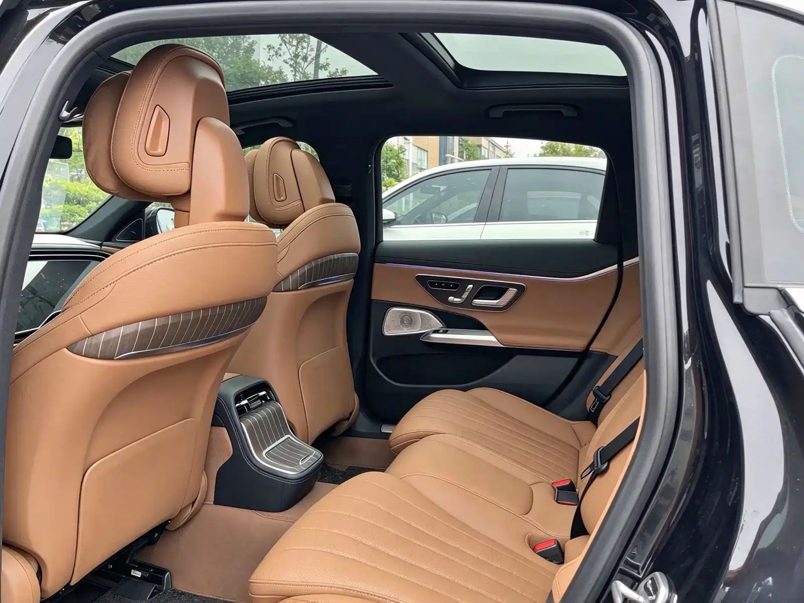 Фото 5 - Mercedes-Benz E-Class