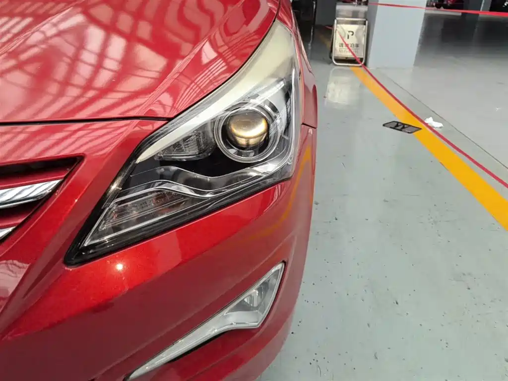 Hyundai Reina 2014 Model 1.6L Automatic TOP фото 24