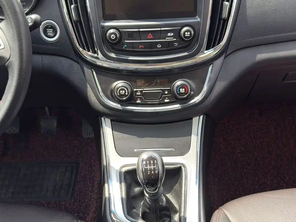 Baojun 560 2017 2016 1.8L Manual Luxury