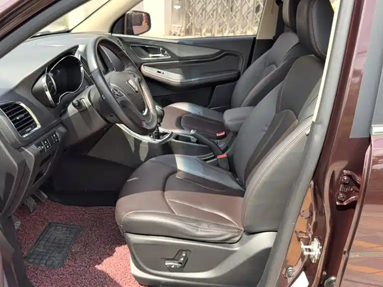 Baojun 560 2017 2016 1.8L Manual Luxury