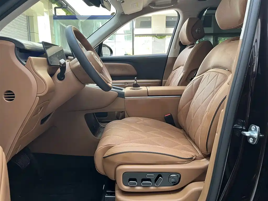 Voyah Auto VOYAH Taisan 2026 Model Base фото 15