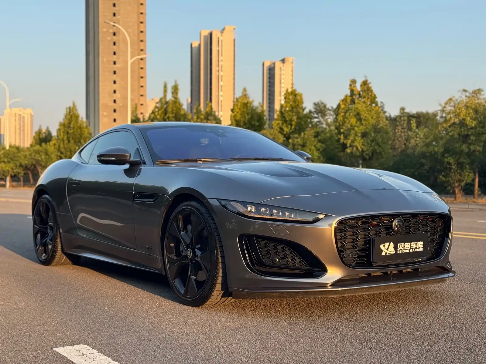 Photo 3 - Jaguar F-TYPE