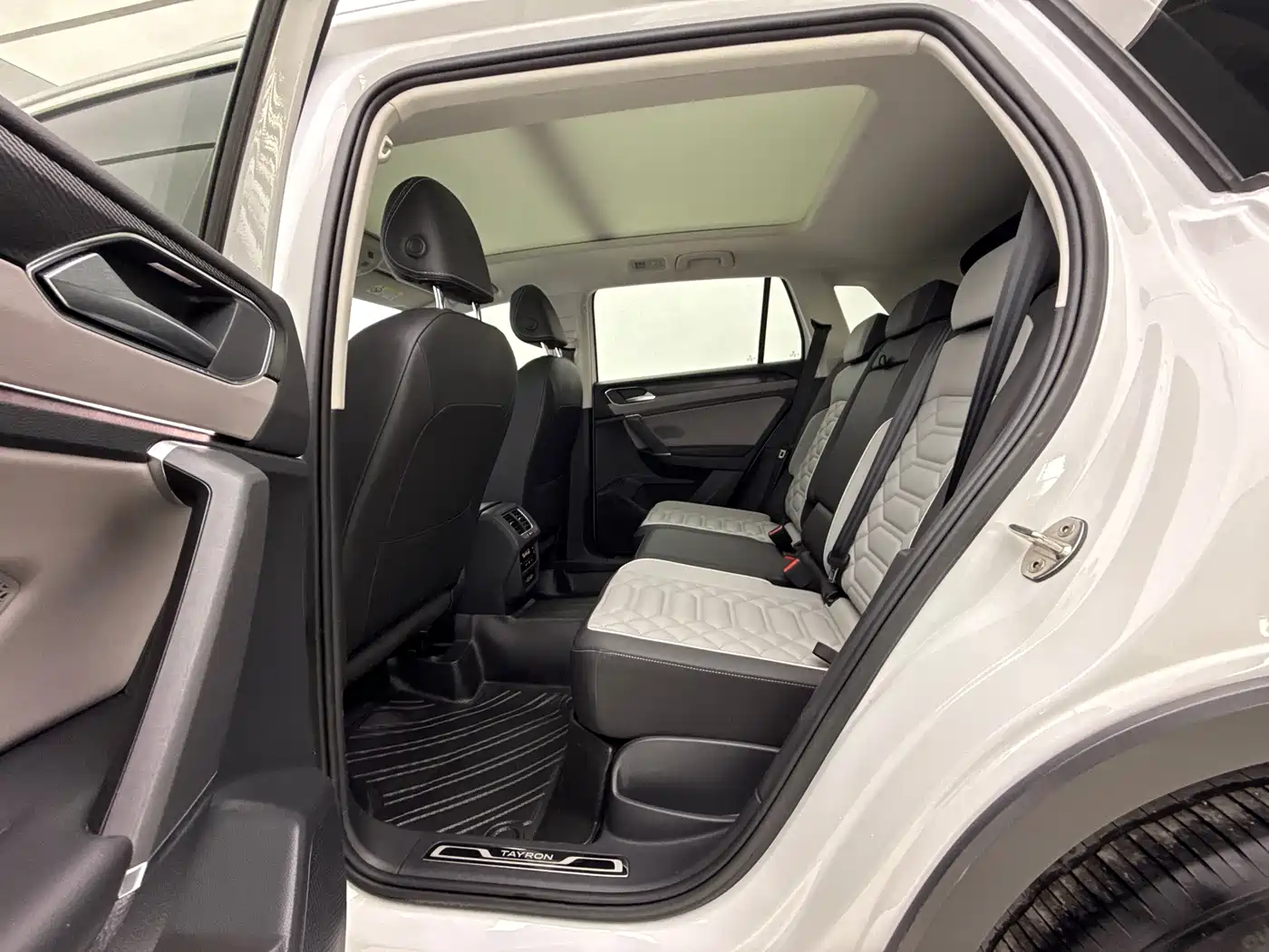 Volkswagen Tayron 2023 280TSI 2WD Luxury Plus Advanced Edition фото 13