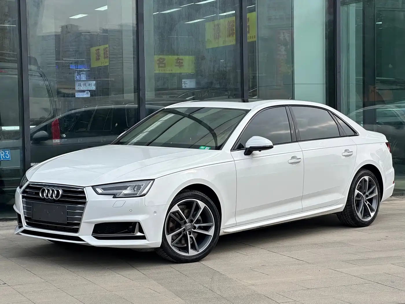 Audi A4L 2018 30th Anniversary 40 TFSI Sport