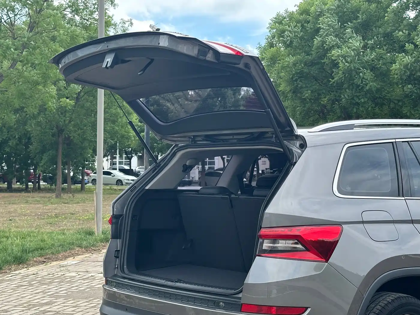 Škoda Kodiaq 2017 TSI330 7-seater 2WD Luxury Edition фото 27