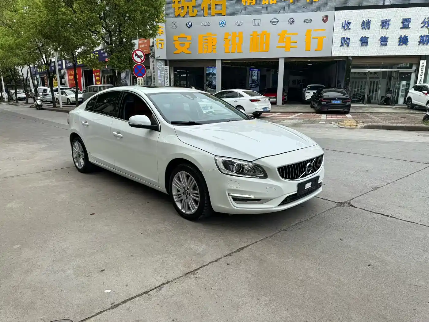 VOLVO S60