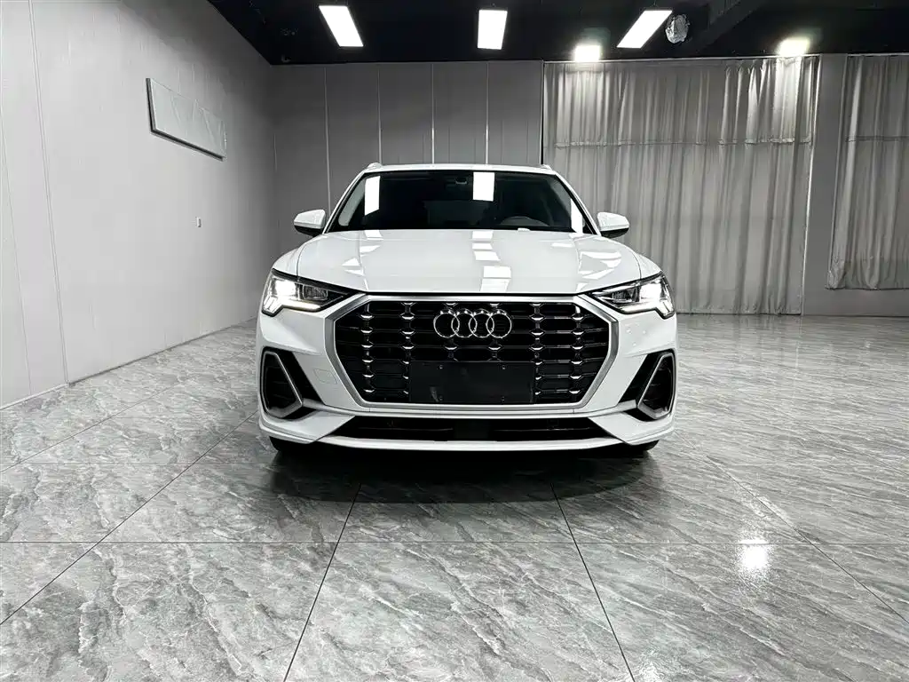 Audi Q3 2022 35 TFSI Fashion Dynamic фото 2