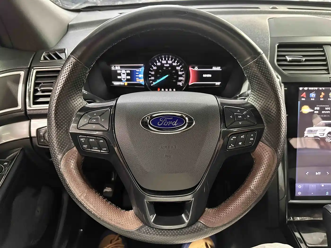 Ford Explorer (Import) 2018 2016 2.3T Trend Edition