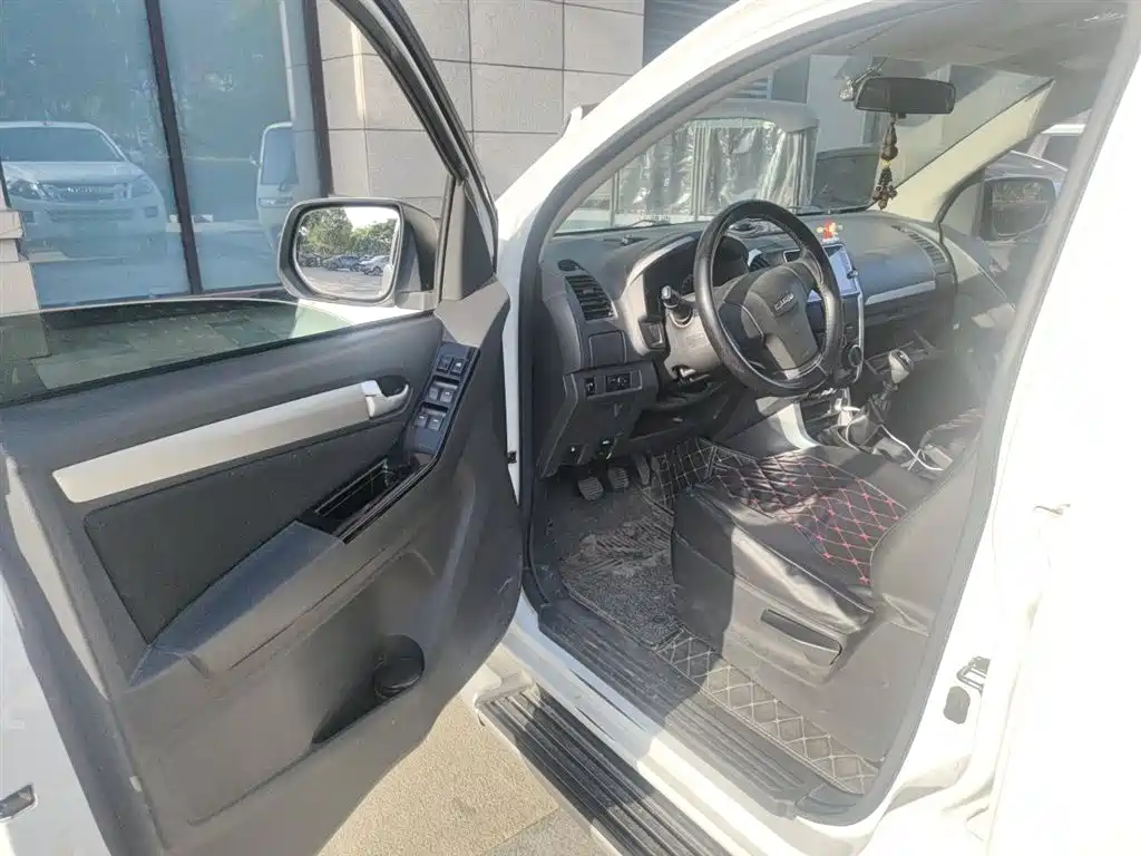 Isuzu Lingtuo 2019 2018 2.5T 2WD Base Model JE4D25Q5A