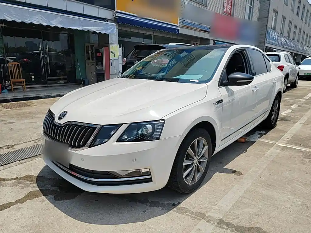 Škoda Octavia 2020 TSI230 DSG Smart Luxury Edition