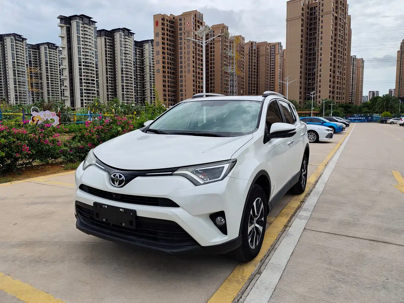 Toyota RAV4 Rongfang 2016 2.0L CVT 2WD Trend (China V)