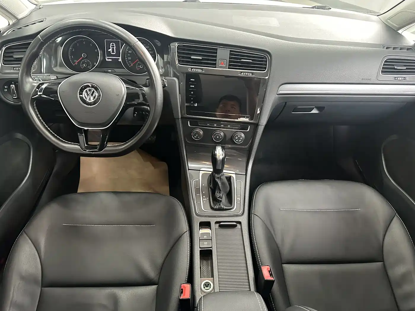 Volkswagen Golf 2017 230TSI Auto Comfort Millionth Anniversary Edition фото 6