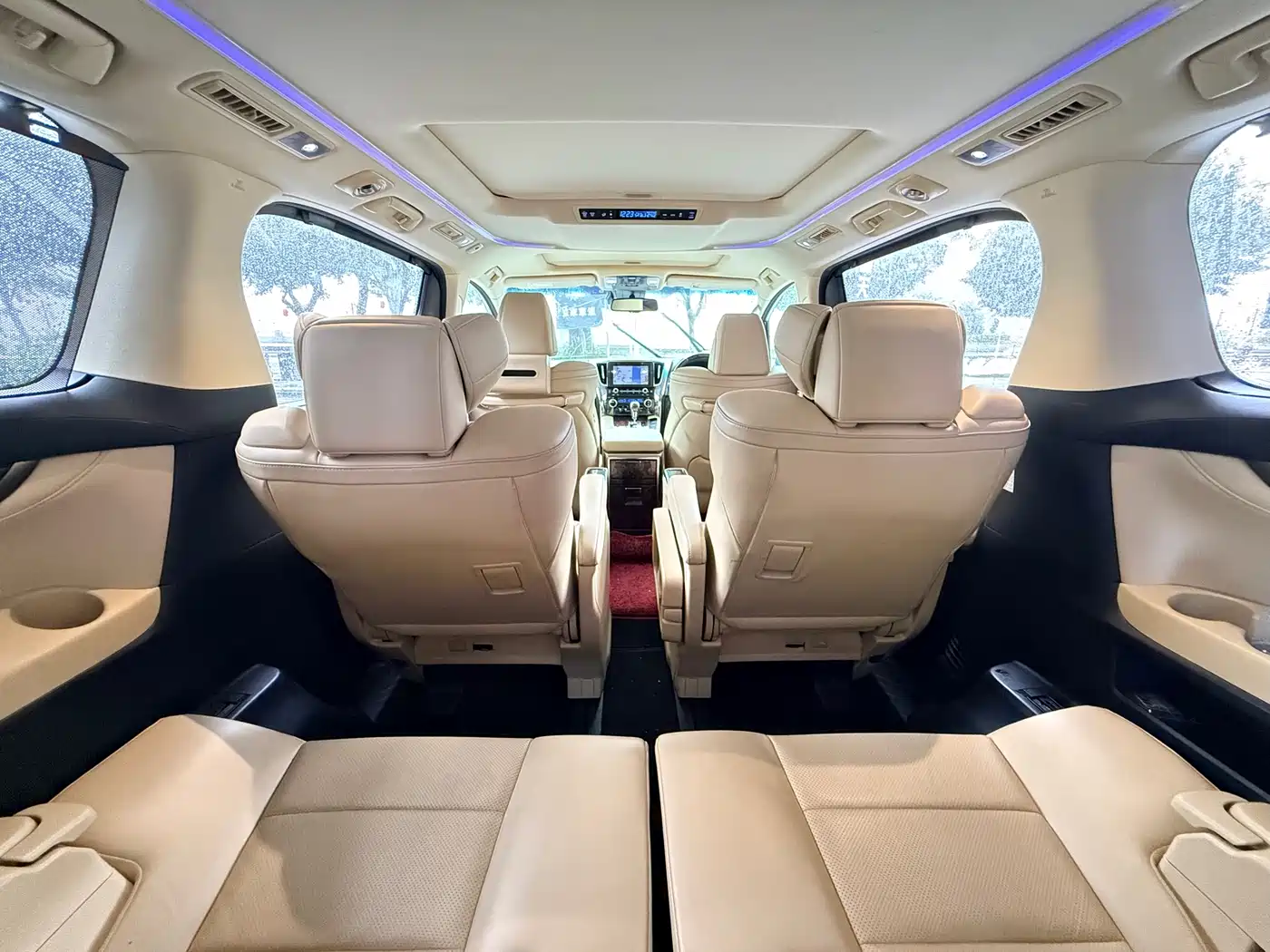 Toyota Alphard 2018 3.5L Luxury фото 15