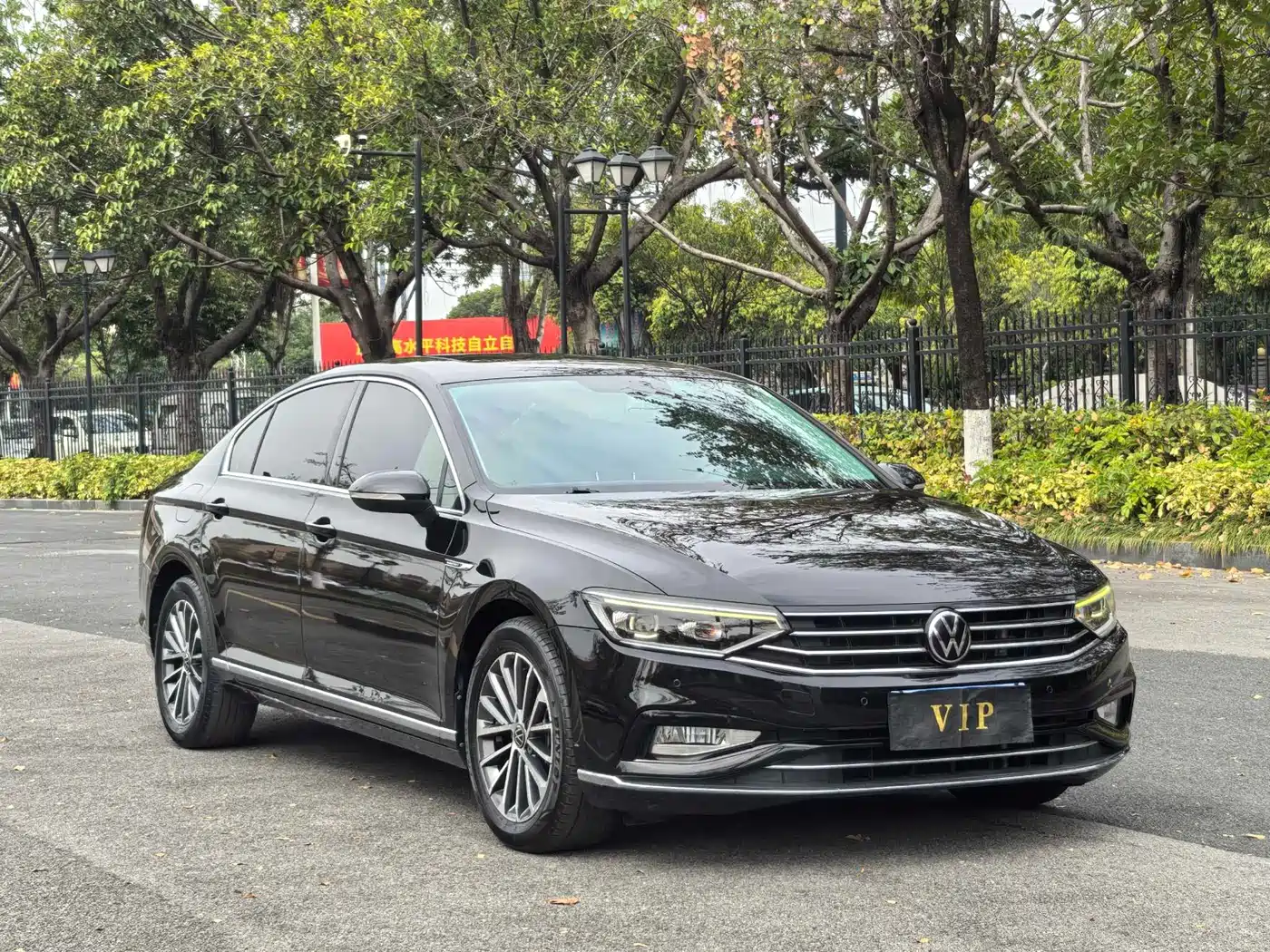 Volkswagen Magotan 2020 330TSI DSG Luxury фото 3