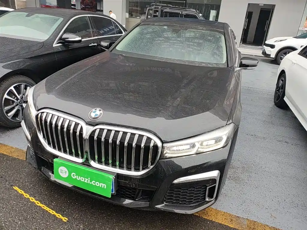 BMW 7 Series 2016 740Li Leading Edition фото 3