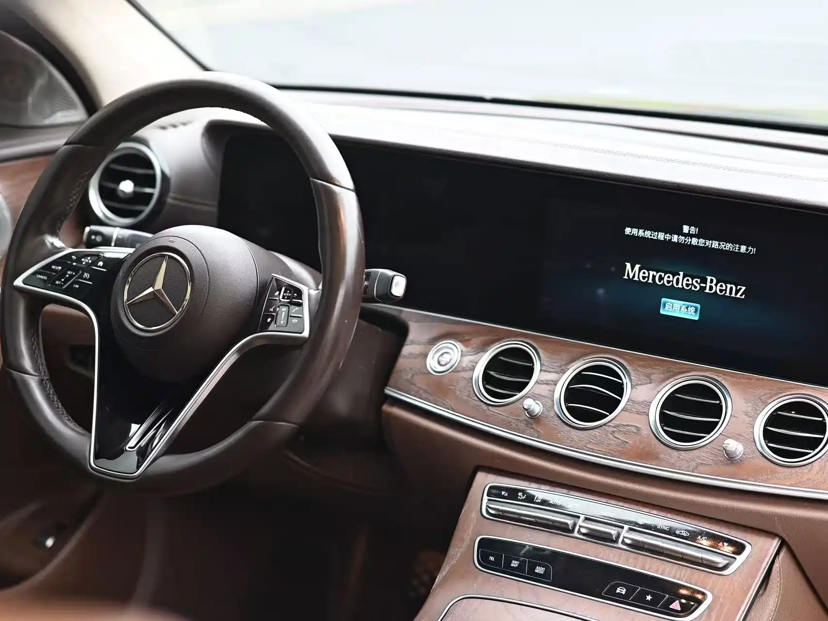 Фото 6 - Mercedes-Benz E-Class