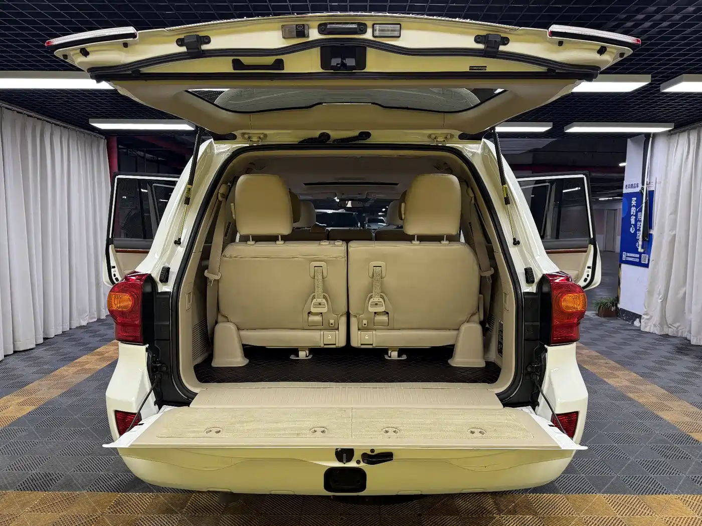 Toyota Land Cruiser 2012 4.0L Automatic VX фото 40