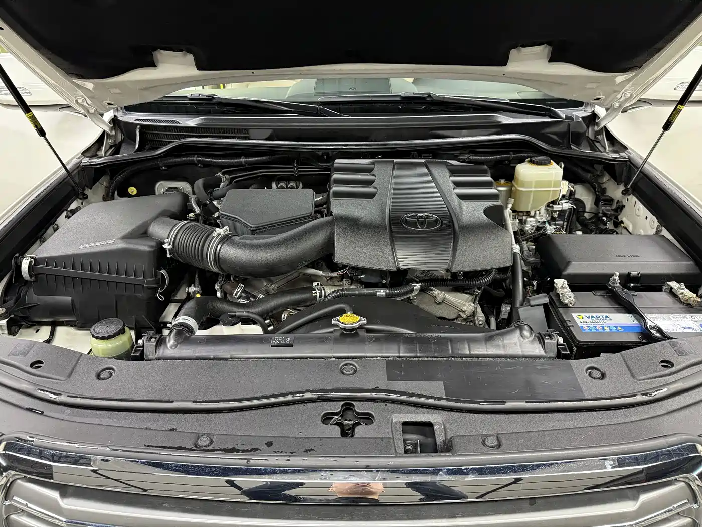 Toyota Land Cruiser 2012 4.0L Automatic VX фото 43