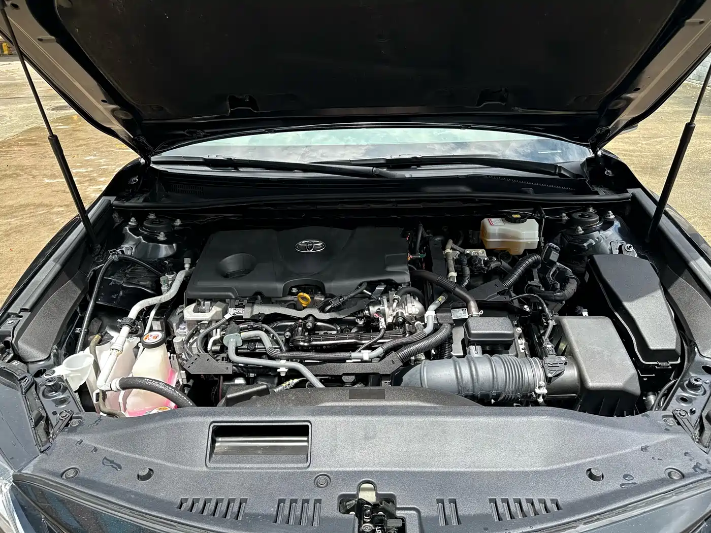 Toyota Camry 2021 Hybrid 2.5HGVP Leading Edition фото 8