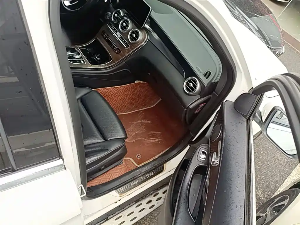 Mercedes-Benz GLC 2016 GLC 300 4MATIC Dynamic фото 11