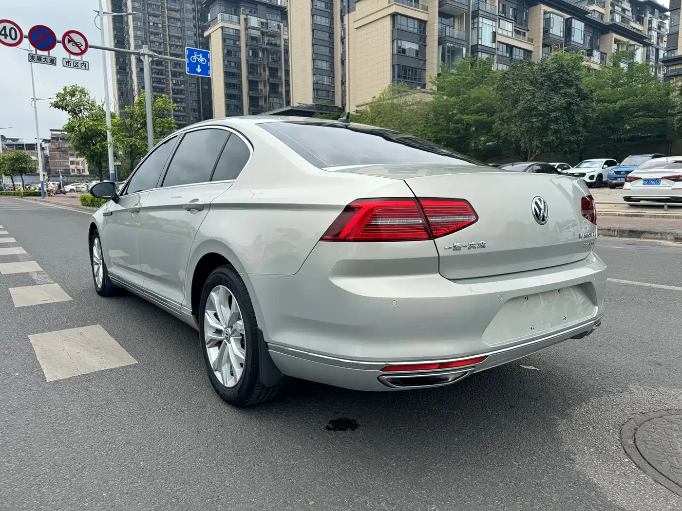 Volkswagen Magotan 2017 380TSI DSG Luxury фото 7
