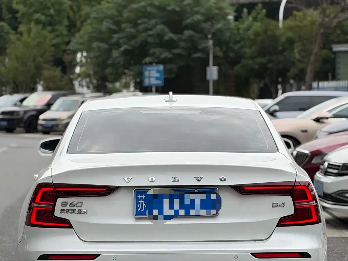2025 Volvo S60