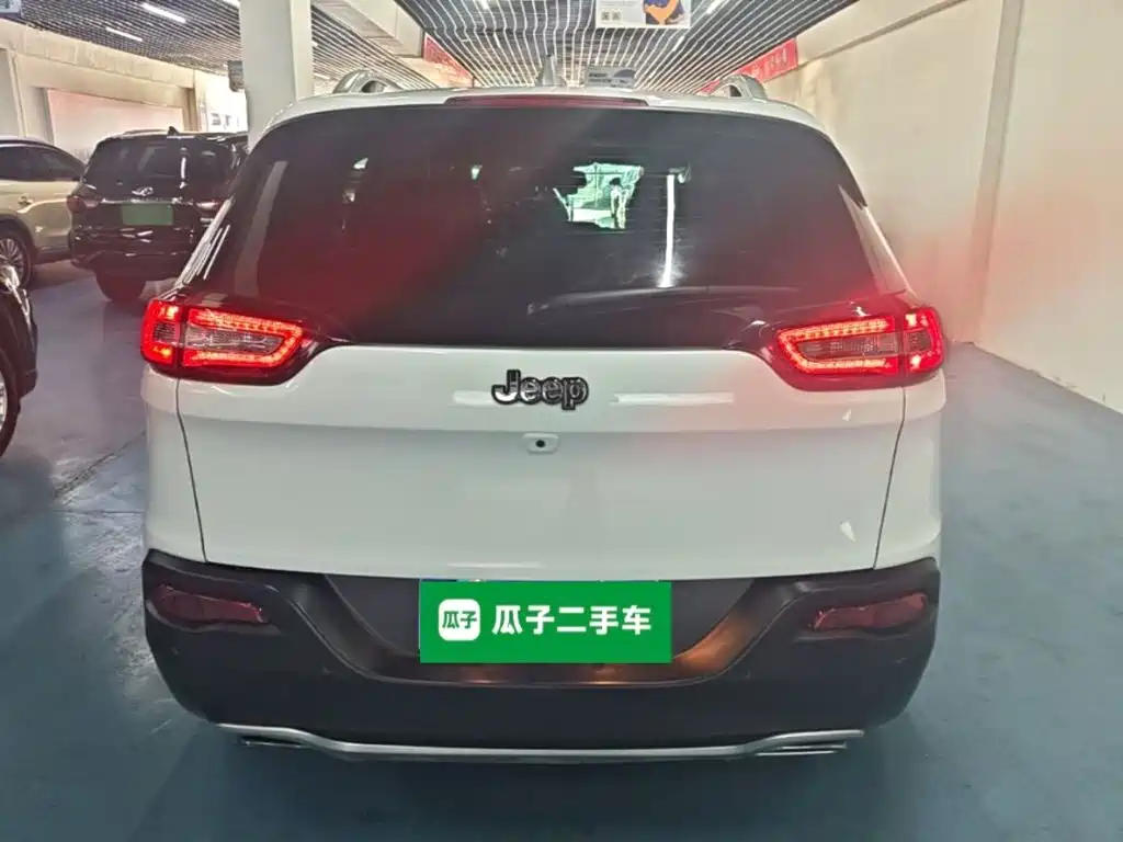 Jeep Cherokee 2018 2017 2.4L Leading Smart Edition