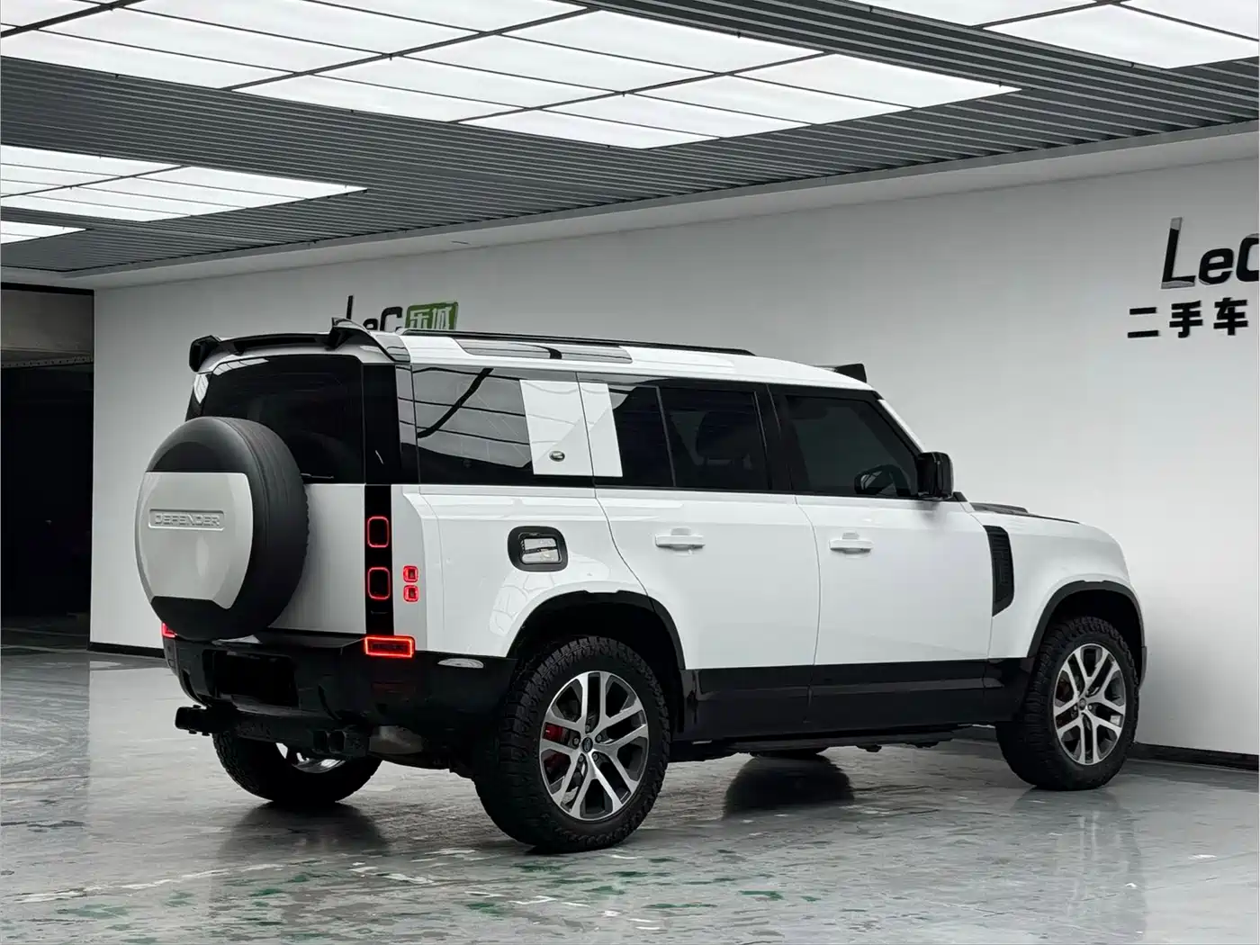 Land Rover Defender 2025 2025 110 3.0T P400 -Dynamic HSE